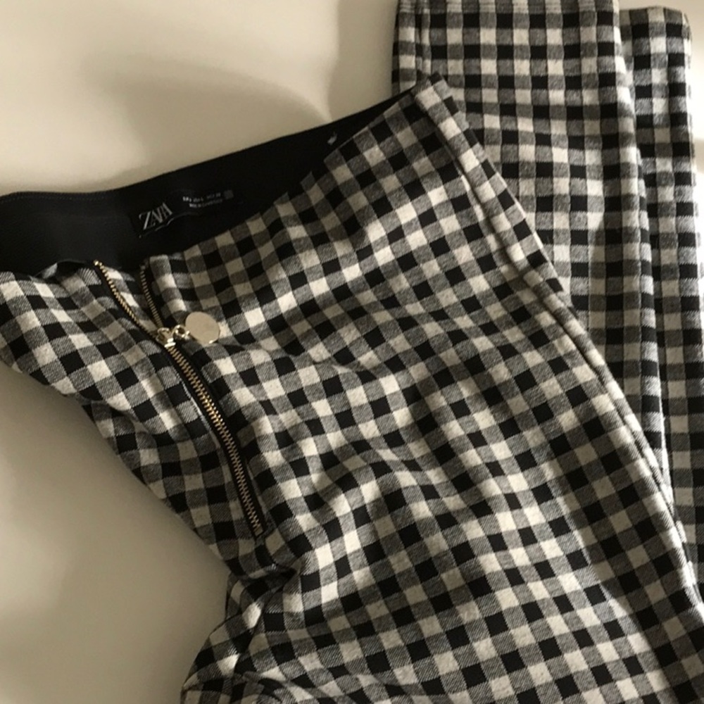Zara B/W Leggings. NWOT
